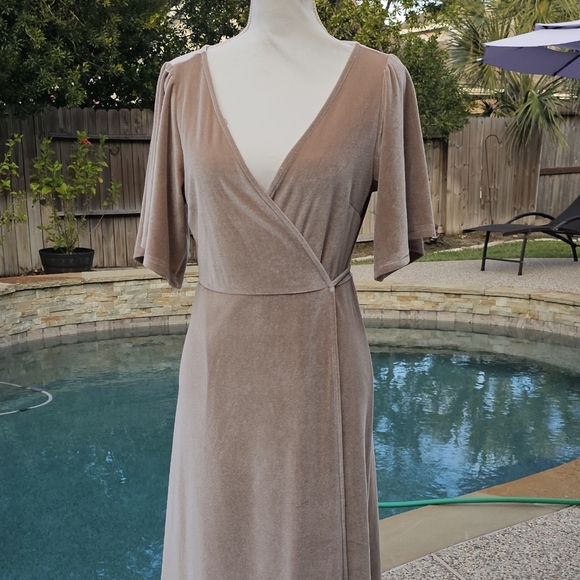 BALTICBORN velvet wrap Deep V Neck Velvet Prom Dress Short Sleeves Long Brides M - Picture 15 of 16